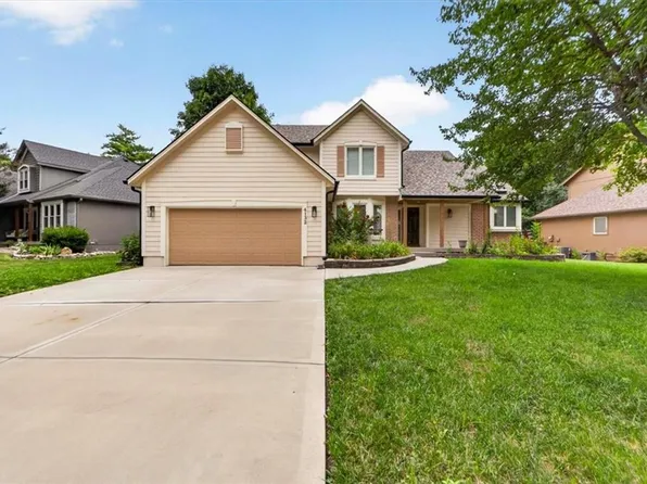 4132 SW Leeward Dr, Lees Summit, MO 64082