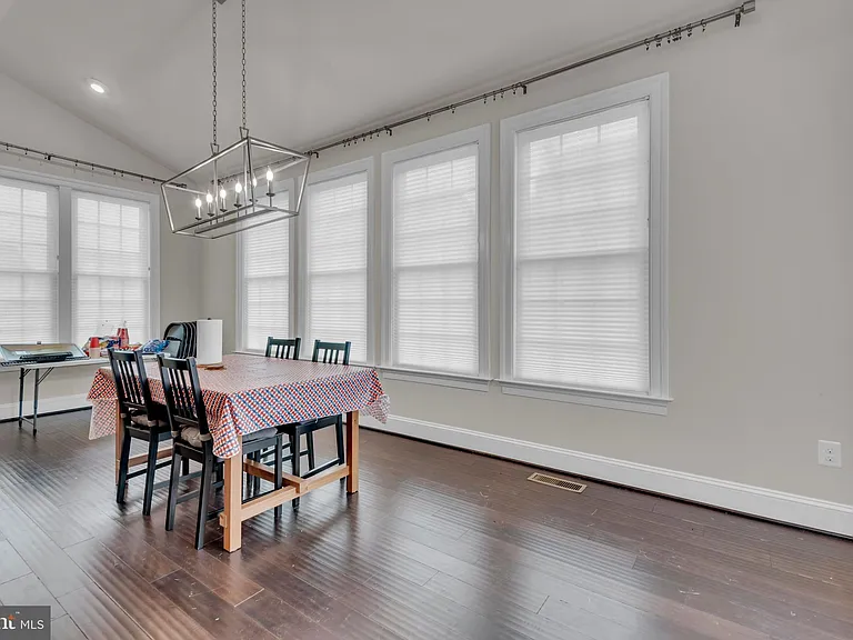 14611 Highbury Ln — Photo 22