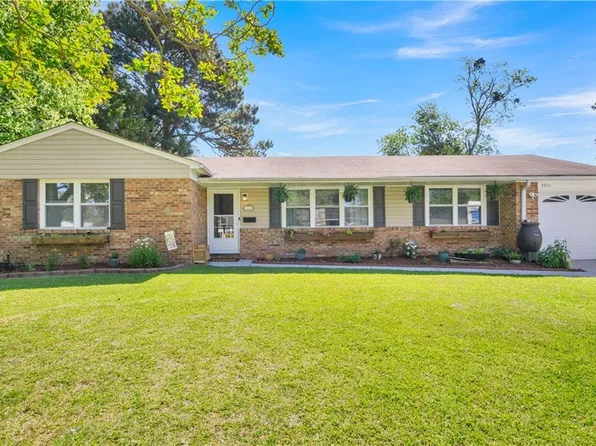 3909 Windsor Woods Blvd, Virginia Beach, VA 23452