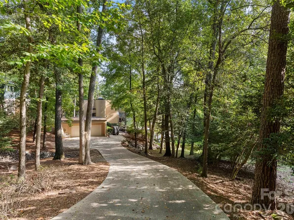 131 Whispering Pines Dr, Clover, SC 29710