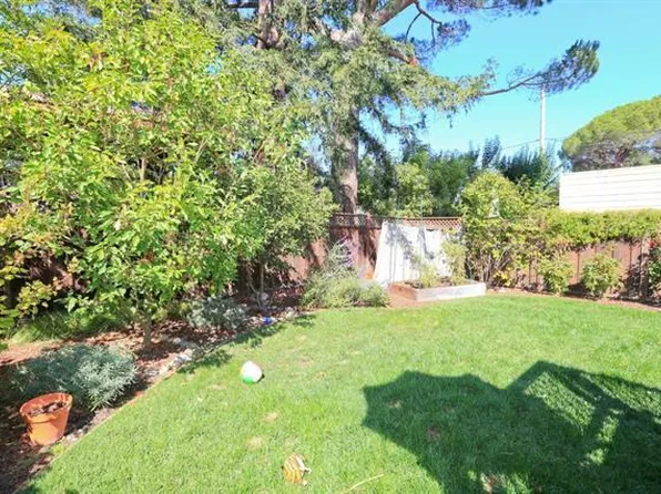 167 Oakview Dr, San Carlos, CA 94070