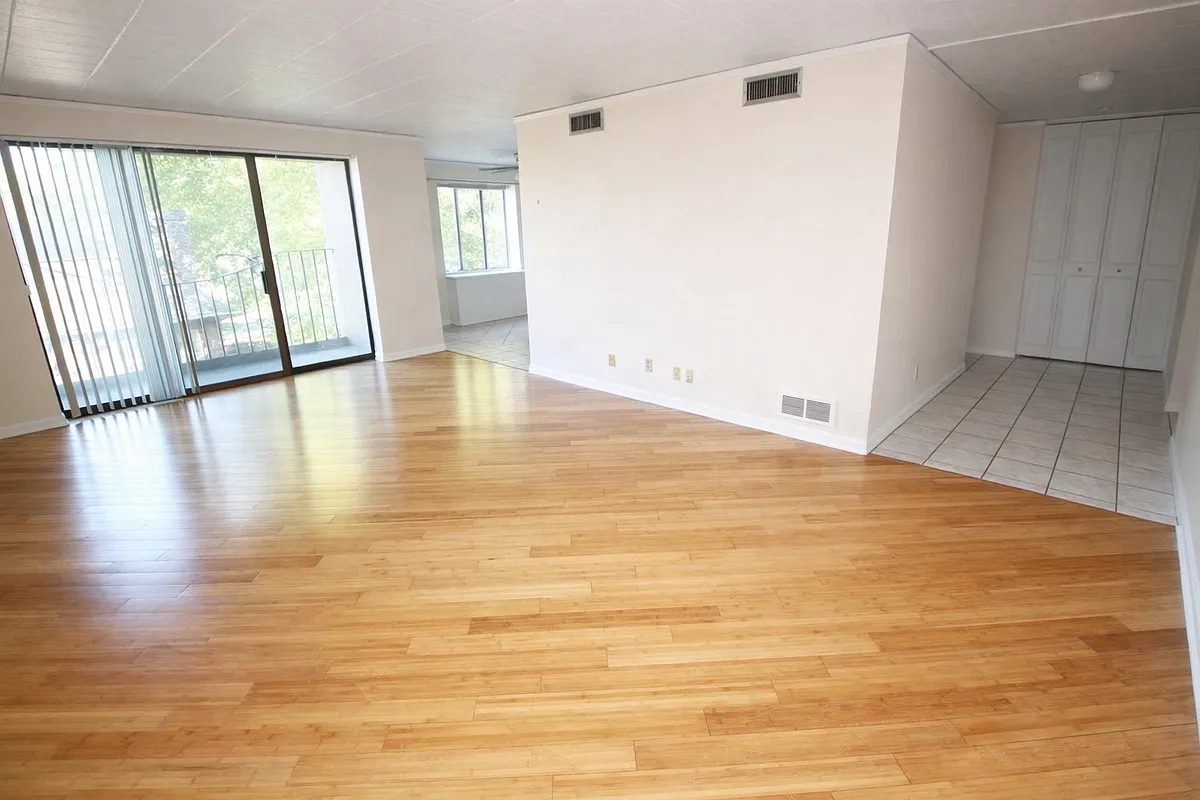 1BR - Living Room - Queensbury