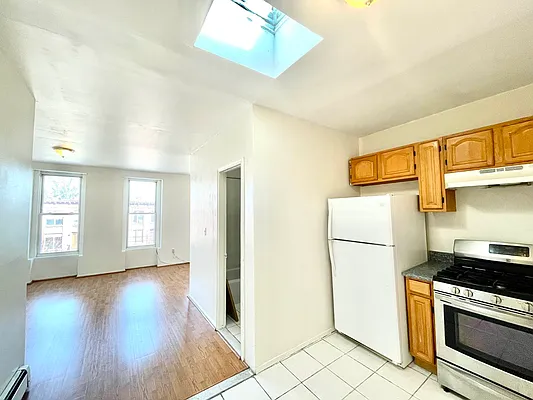 Rented by Pear NYC LLC | media 5