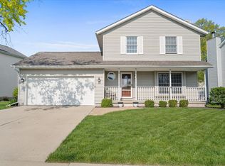 25 Reading Rd, Bloomington, IL 61701