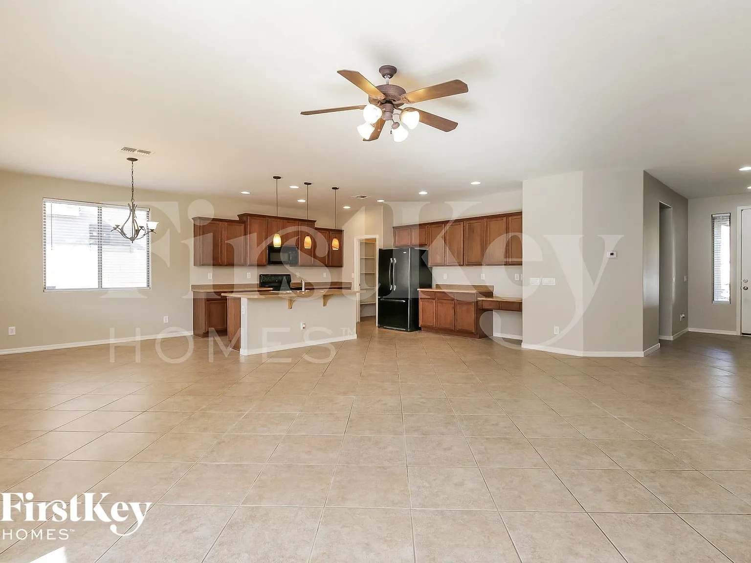 4 bed, 2.0 bath, 2018 sqft, $2,015 — Photo 3