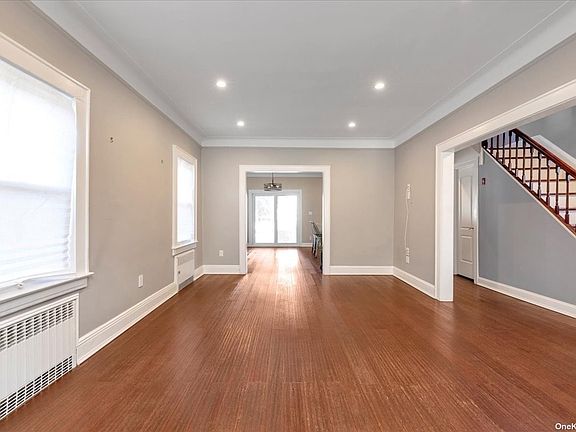 3rd image of 1064 Highland Pl