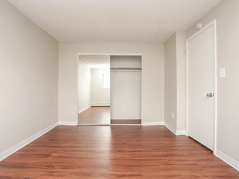 Greenway Apartments — Photo 33