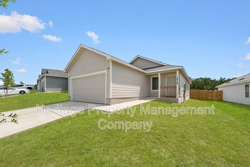 3 bed, 2.0 bath, 1266 sqft, $1,350 — Photo 2