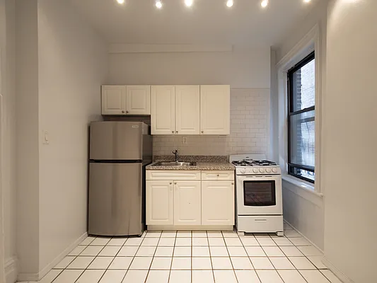 Rented by City Connections Realty | media 16