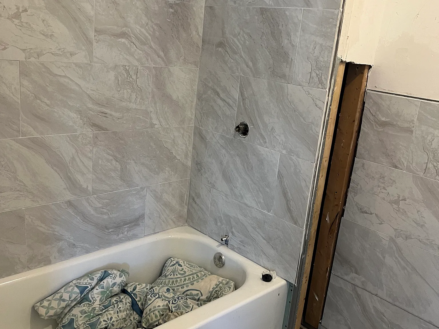 4 bed, 1400 sqft, $3,200 — Photo 2