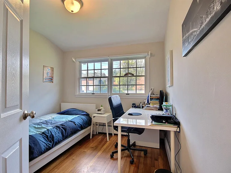 50 Woodmere Ln — Photo 17