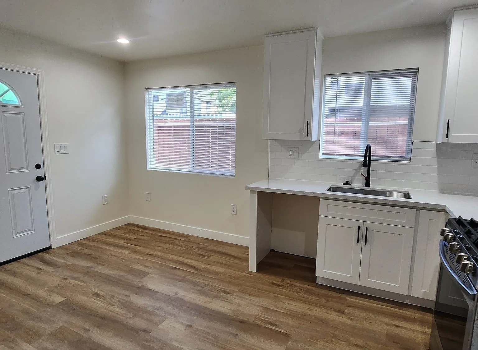 1 bed, 400 sqft, $1,850 — Photo 2