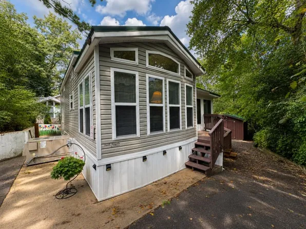 35 Highview Ln, Edgerton, WI 53534