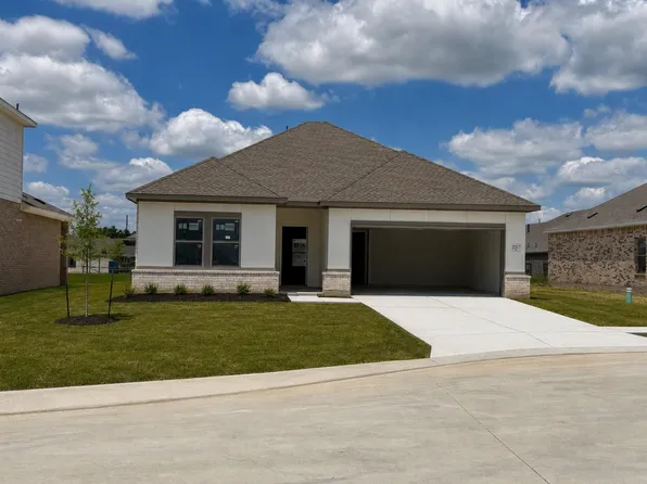 2357 Millican Dr, Dayton, TX 77535