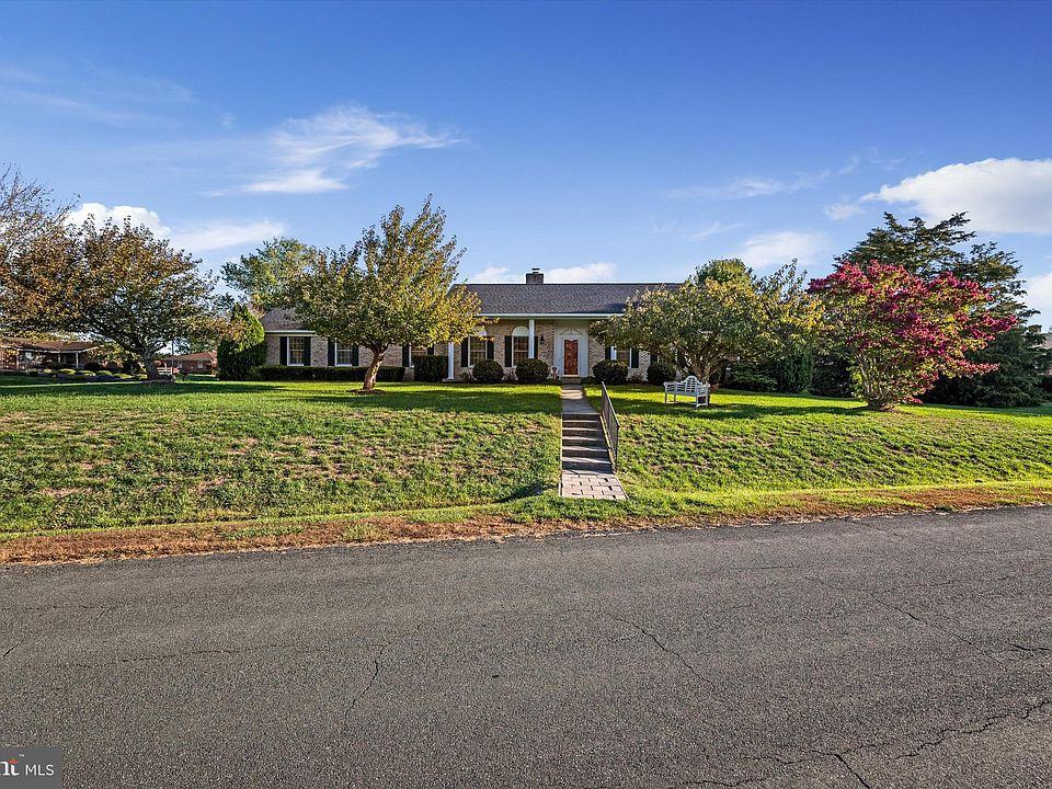 1st image of 200 Wakeland Dr