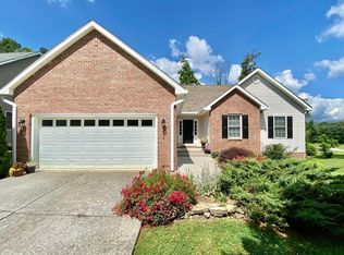 200 Mountain Breeze Dr, Blacksburg, VA 24060