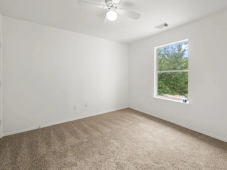 29627 Evergreen Hills Dr — Photo 15