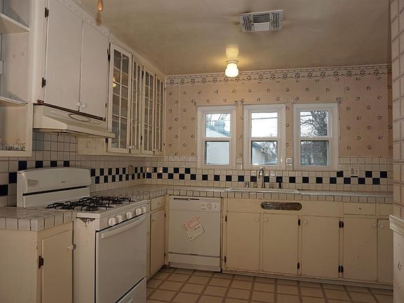 3rd image of 2332 24th Ave