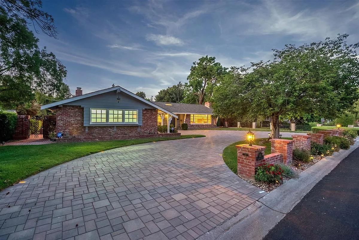 143 Cardinal Ln
