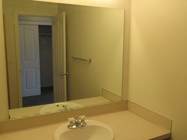 Large Three Bedroom Duplex in Keizer! — Photo 13