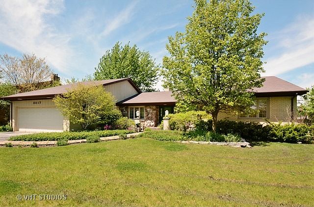 1st image of 3017 Bonnie Brae Cres