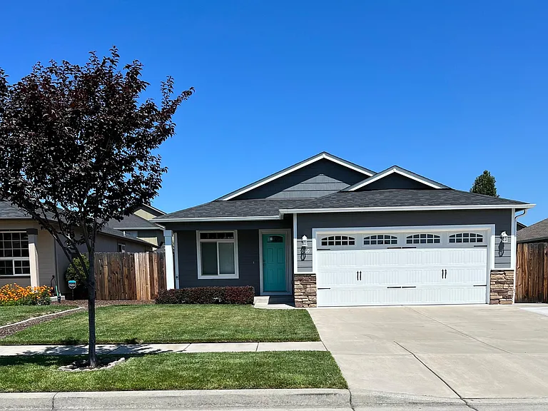 1060 Compton Way — Photo 1