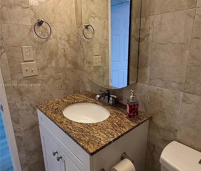 400 Kings Point Dr #316 — Photo 17
