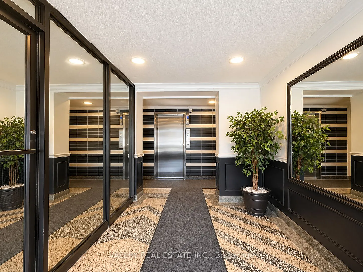 2 bed, $1,800 — Photo 2
