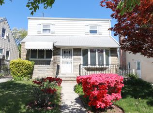 1433 140th St, Whitestone, NY 11357