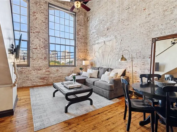 920 Poeyfarre St APT 321, New Orleans, LA 70130