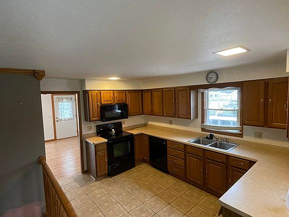 4th image of 1504 River Dr