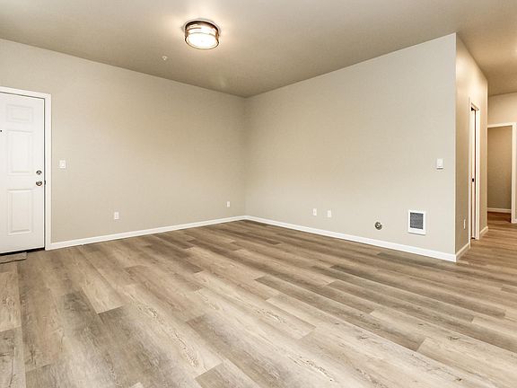 5th image of 4515 6th Ave #C