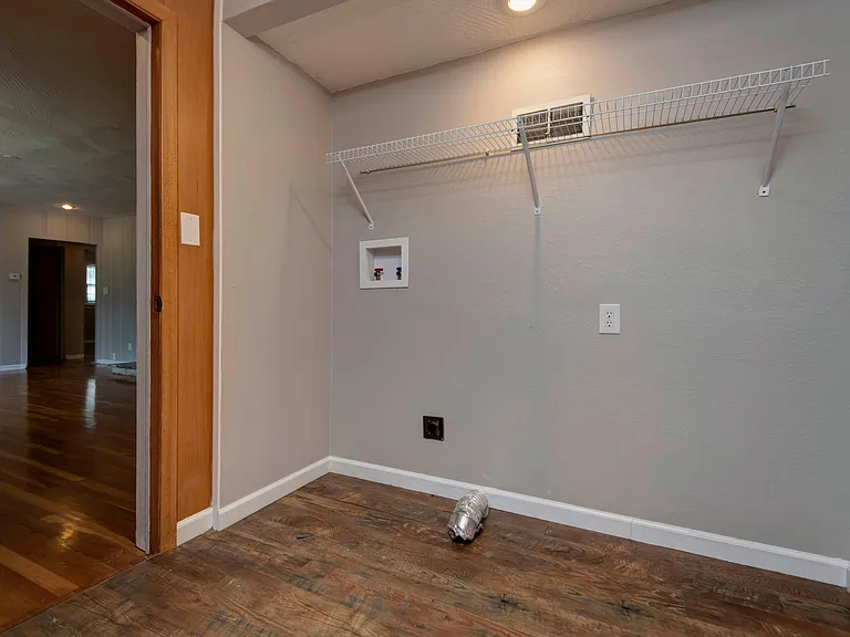 828 S Rogers Ave — Photo 13