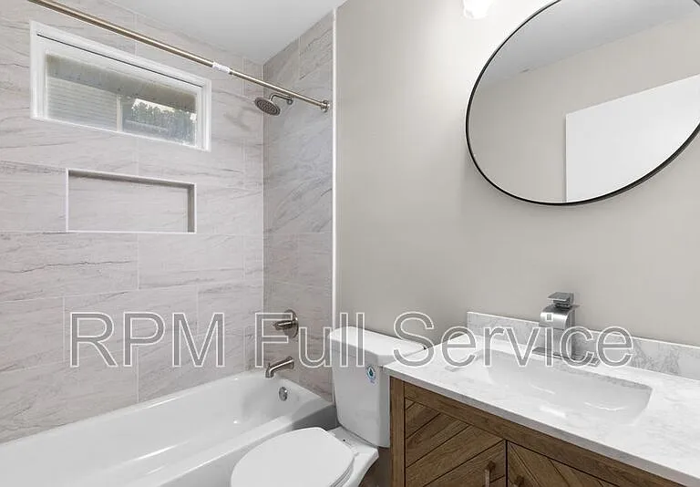 895 W Sharpe Ave #B — Photo 15