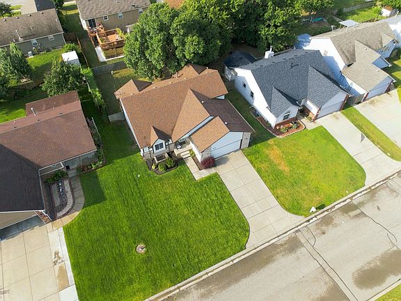 2nd image of 5737 W Georgia St
