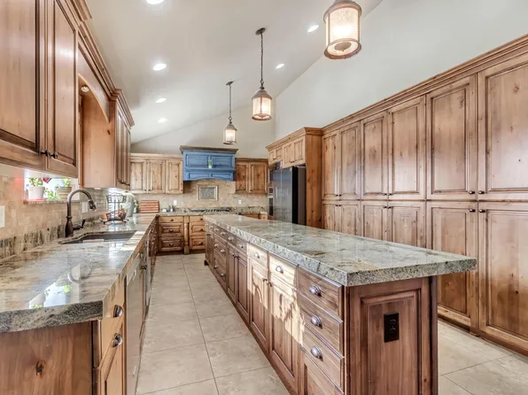 120 Deseret Cir, Grantsville, UT 84029
