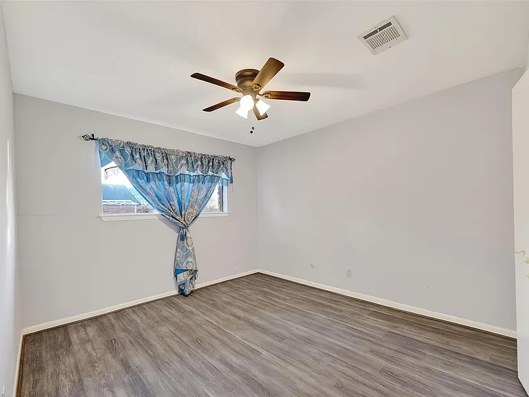 10706 Sagebluff Dr — Photo 17