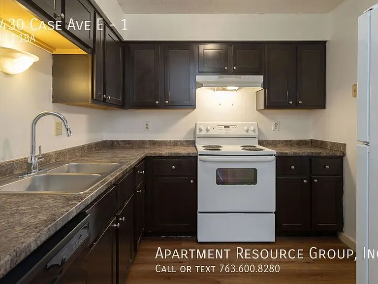 1430 Case Ave E #1 — Photo 1