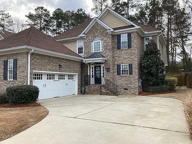 Front w/ extended parking