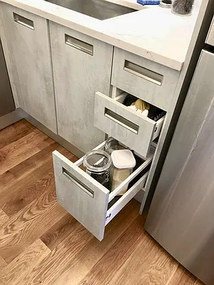 Rented by Manhattan Management LLC | media 50