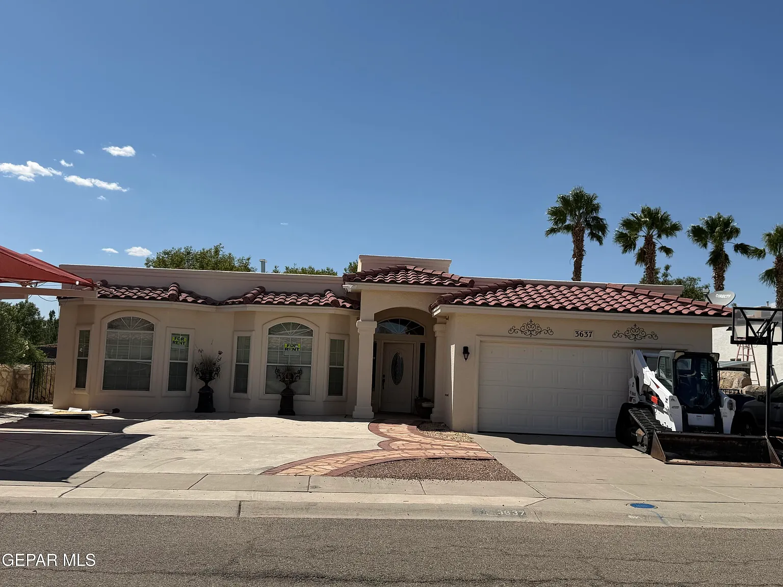 4 bed, 2.0 bath, 2266 sqft, $2,500 — Photo 2