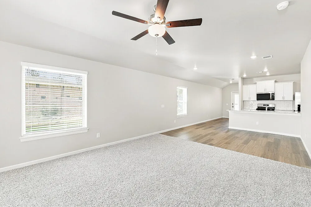3 bed, 2.0 bath, 1420 sqft, $1,710 — Photo 4