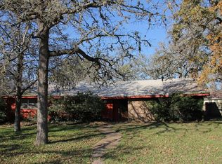 107 Carmen Ct, La Grange, TX 78945