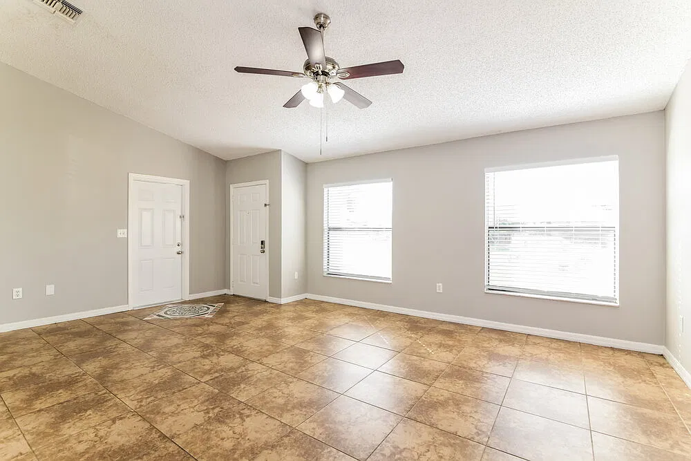 3 bed, 2.0 bath, 1422 sqft, $2,300 — Photo 4