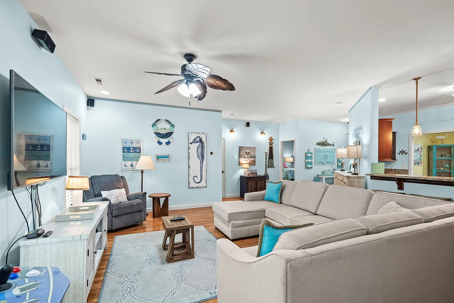 4 bed, 3.0 bath, 2249 sqft, $8,572 — Photo 4