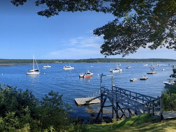 3rd image of 943 Cundy'S Harbor Road
