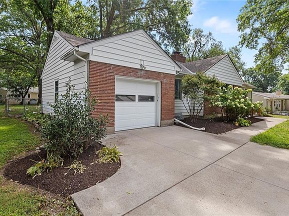 3rd image of 5627 Russell St