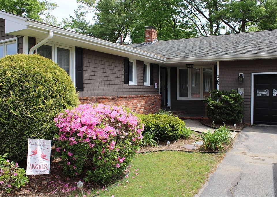 1st image of 225 Braemoor Rd