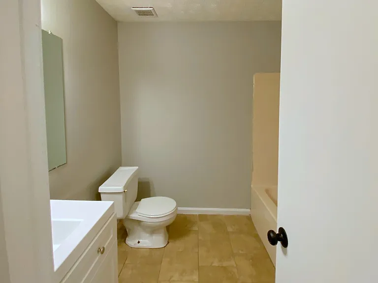 100 Spring Ct — Photo 11