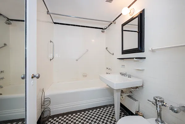 Rented by R New York | media 13